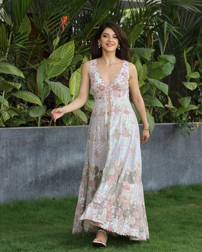 mehreen pirzada_teluguvox 4